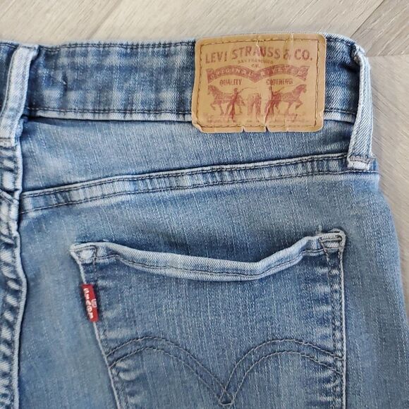 Levis Classic Mid Rise Skinny Womans Jeans, Size 31 - Picture 6 of 8